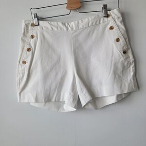 banana republic womens Mid Rise Chino Short size 6 button detail